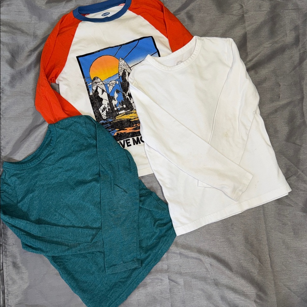 Set of 3 kids long sleeved T-shirts